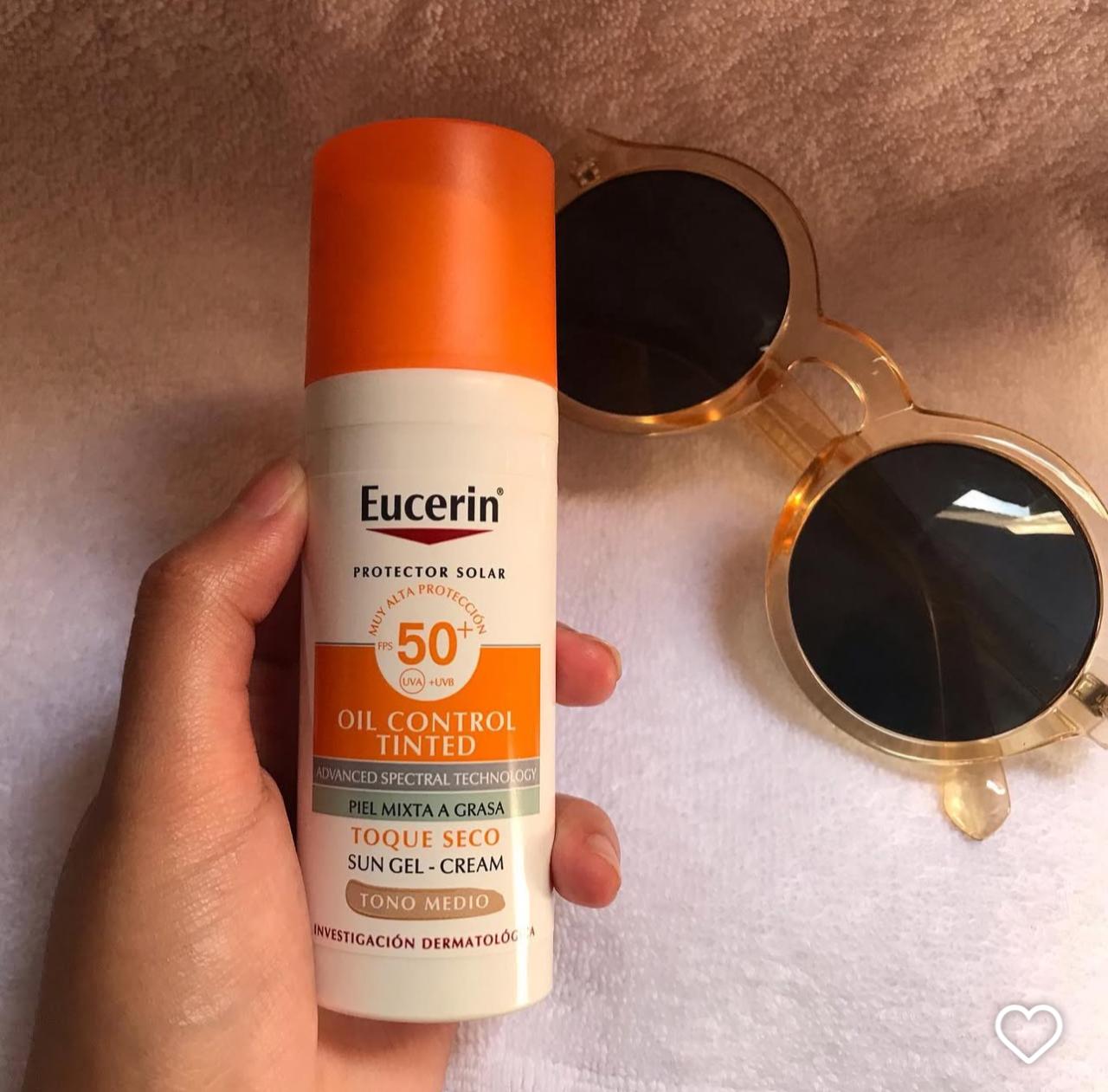 Protector Solar Eucerin Oil Control Tinted Toque Seco Tono Claro y medio X 50 ML PAGA 1 LLEVA 2