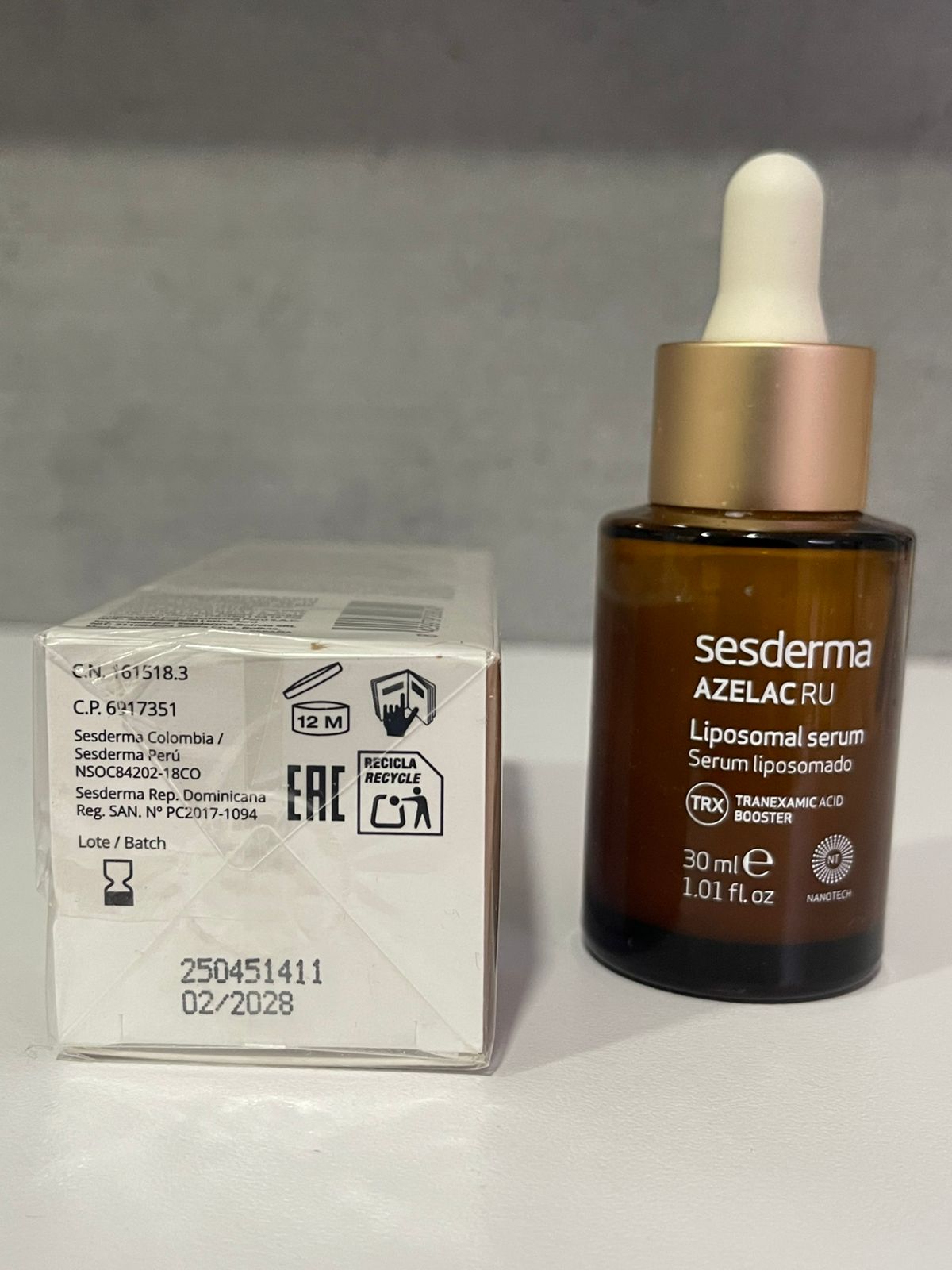 PAGA 1 LLEVA 2 SERUM DESPIGMENTANTE AZELAC RU SESDERMA X 30ML