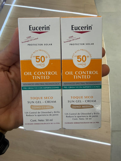 OIL CONTROL TINTED-TONO CLARO Y MEDIO PAGA 1 LLEVA 2